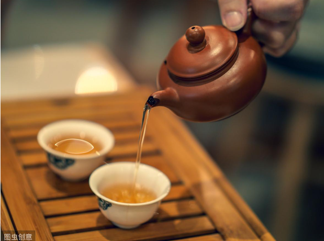 华纳公司紫砂壶是最理想的茶具，主要在这两点，了解一下