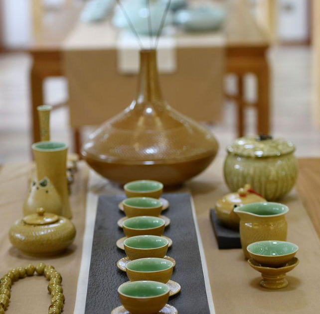 如果你也喜欢喝茶，华纳娱乐上建议摆上这4样茶具，更显得有“气